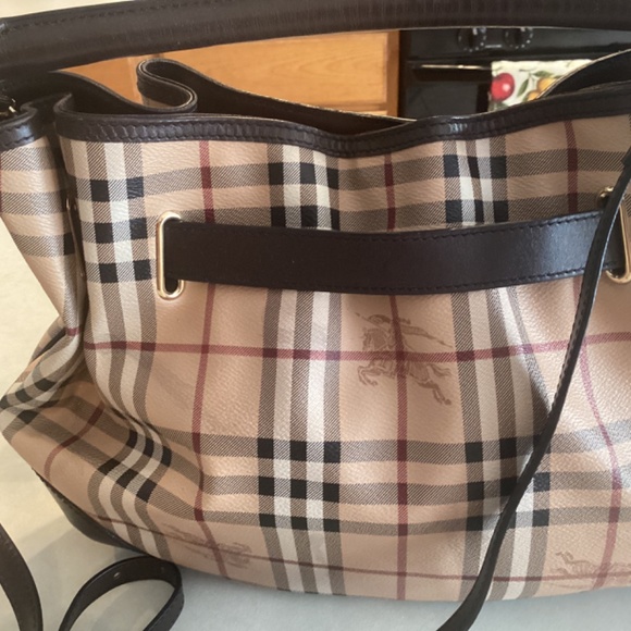 Handbag - Picture 8 of 9